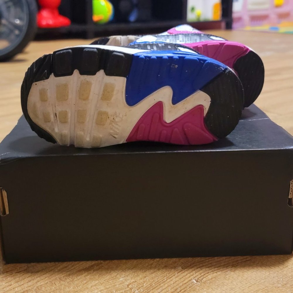 Nike air max 90 toggle se.Special edition size 6C